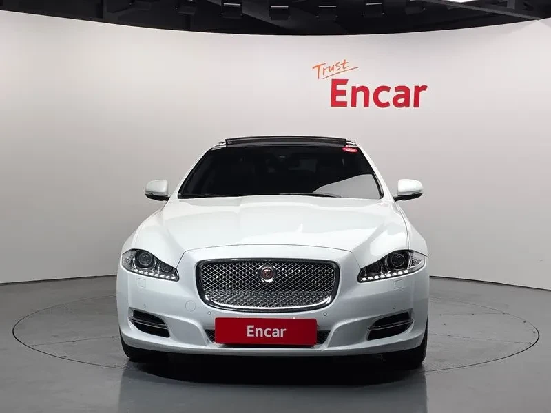 Jaguar Xj 3.0D, снимка 3 - Автомобили и джипове - 54454355