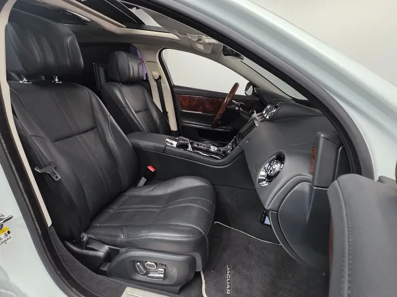 Jaguar Xj 3.0D, снимка 10 - Автомобили и джипове - 54454355