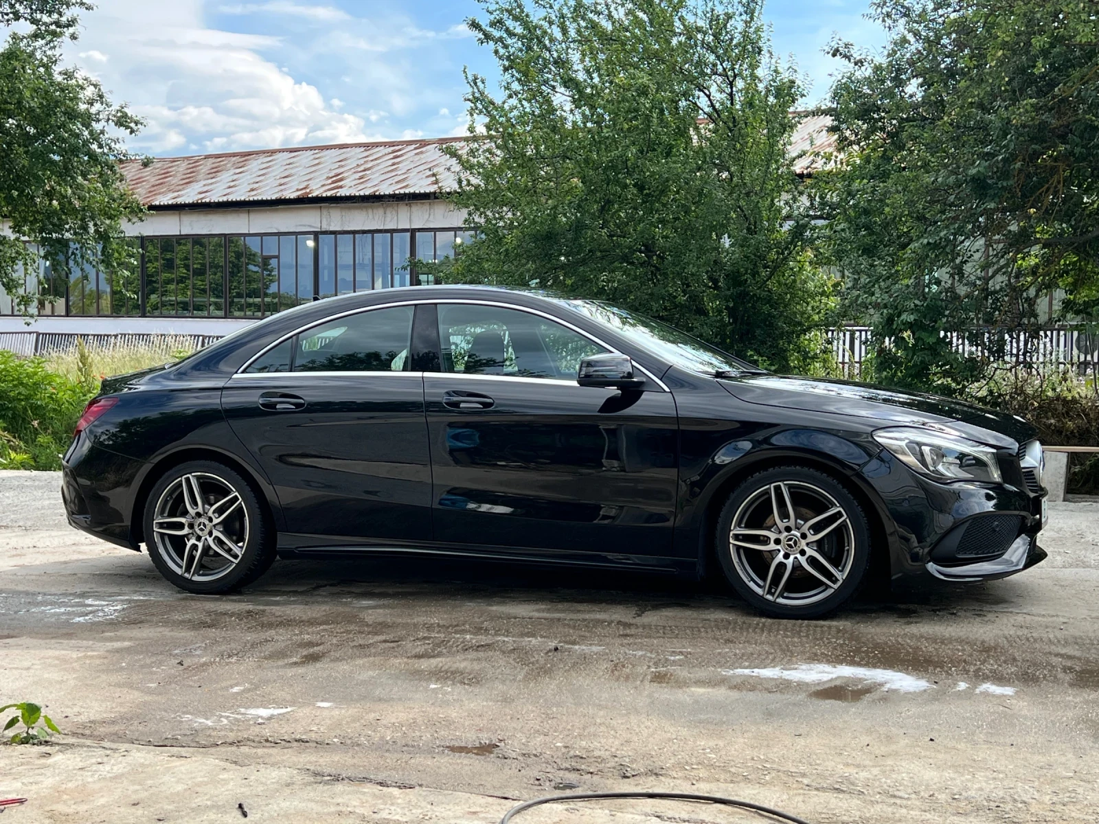 Mercedes-Benz CLA 180  - изображение 4