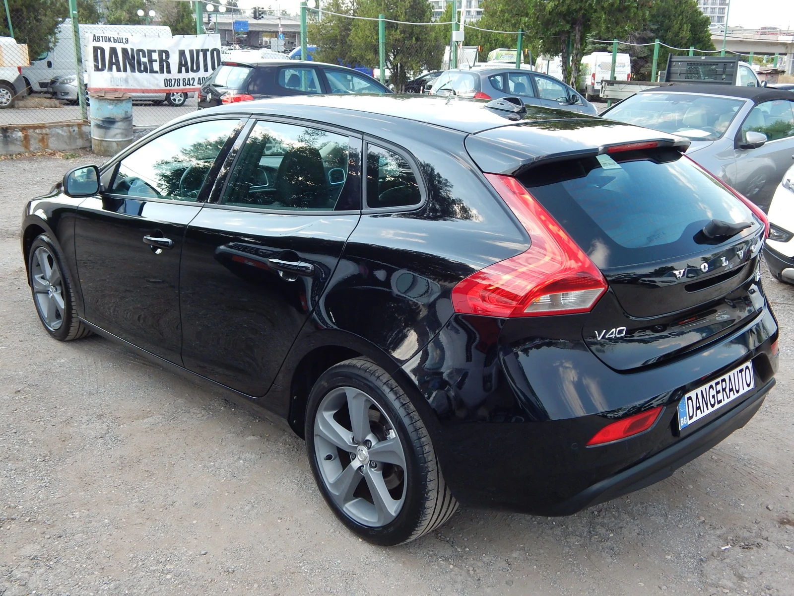 Volvo V40 2.0i - изображение 6