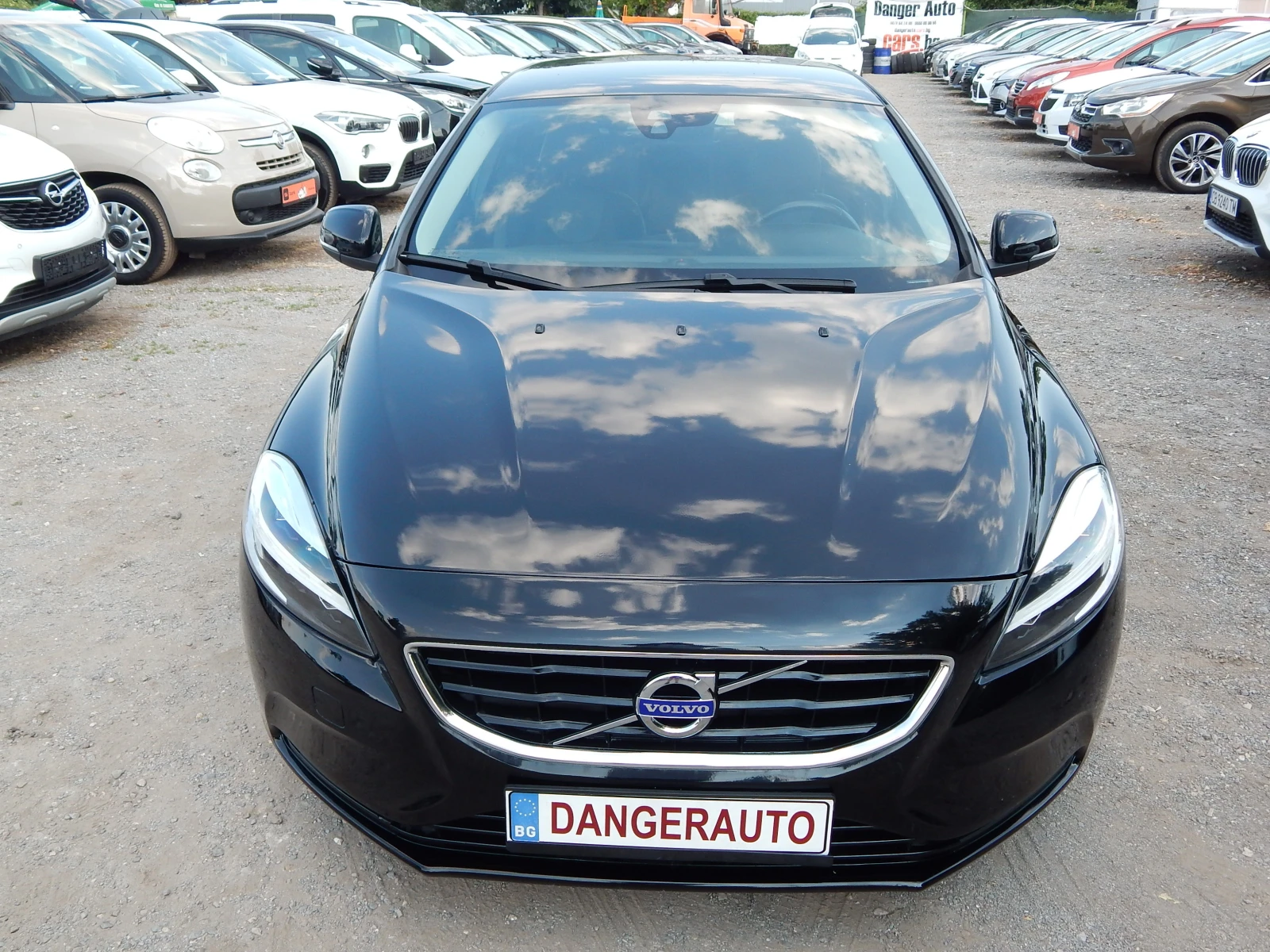 Volvo V40 2.0i - изображение 2