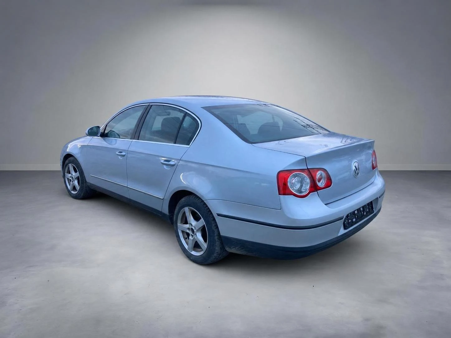 VW Passat 2.0 TDI, снимка 5 - Автомобили и джипове - 53047486