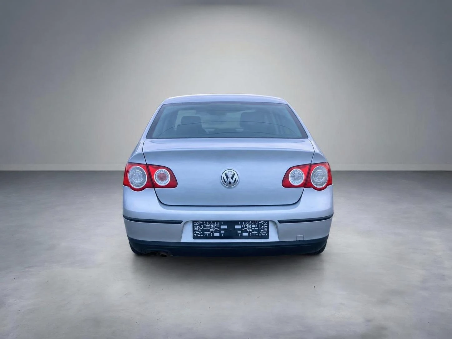 VW Passat 2.0 TDI, снимка 4 - Автомобили и джипове - 53047486