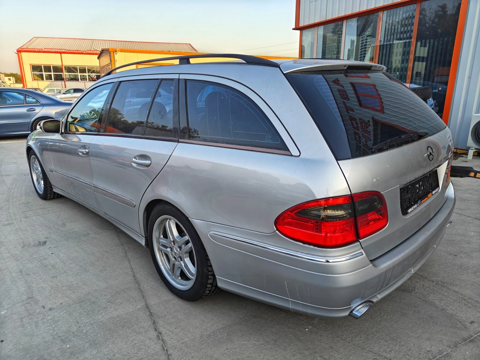 Mercedes-Benz E 320  - изображение 4