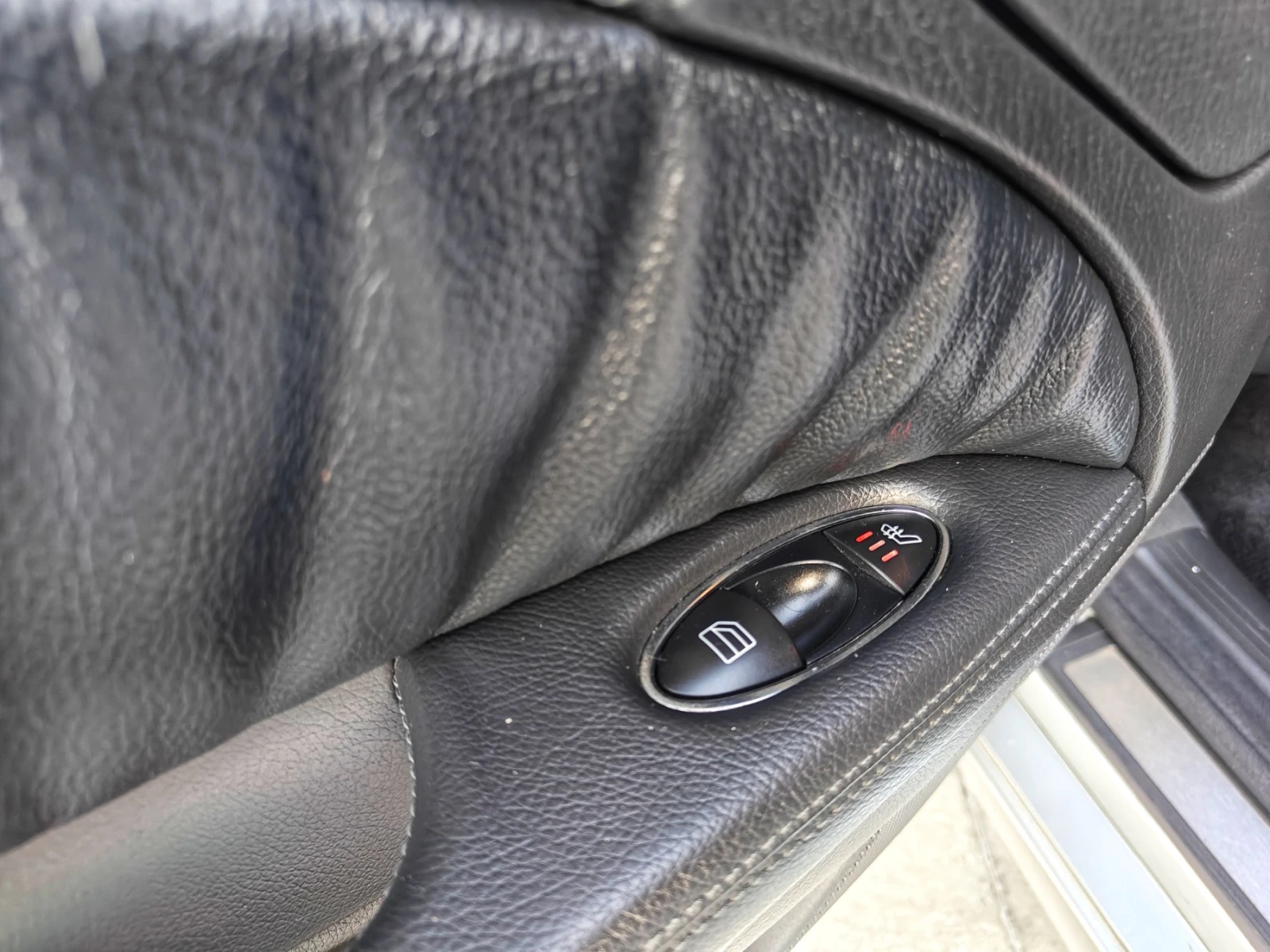 Mercedes-Benz E 320  - изображение 6