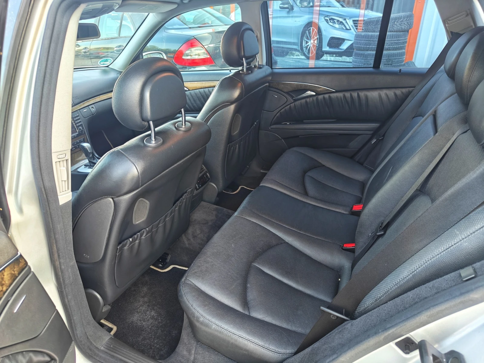 Mercedes-Benz E 320  - изображение 5