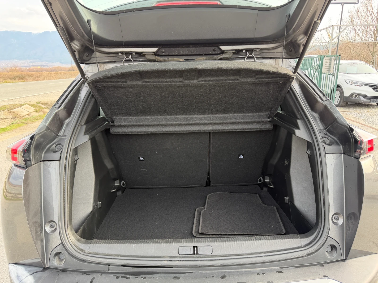 Peugeot 2008  1.5 HDi - изображение 6