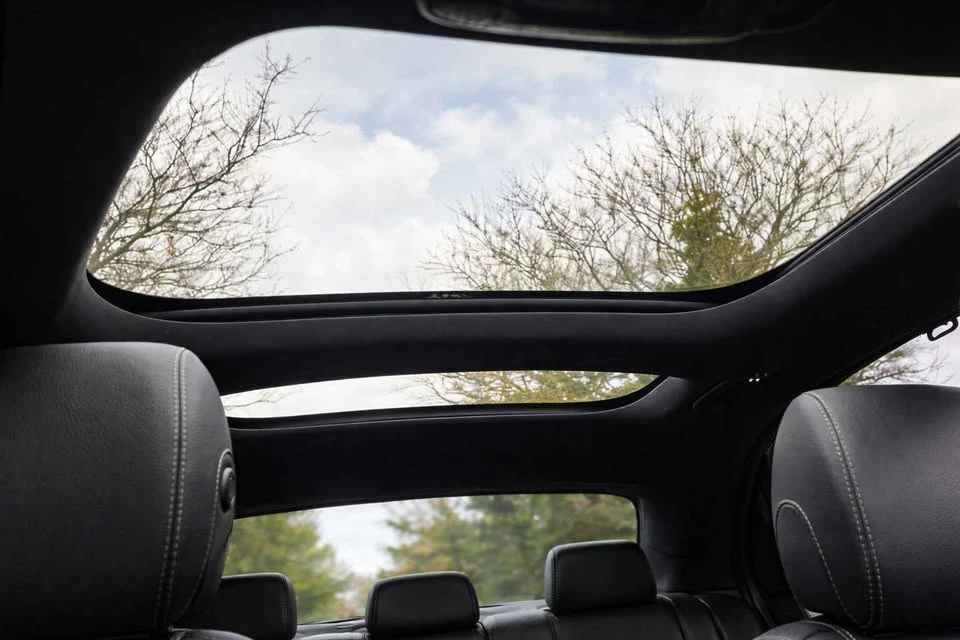 Mercedes-Benz E 400 * ПОДГРЕВ* PANO* KEYLESS* , снимка 9 - Автомобили и джипове - 54142257