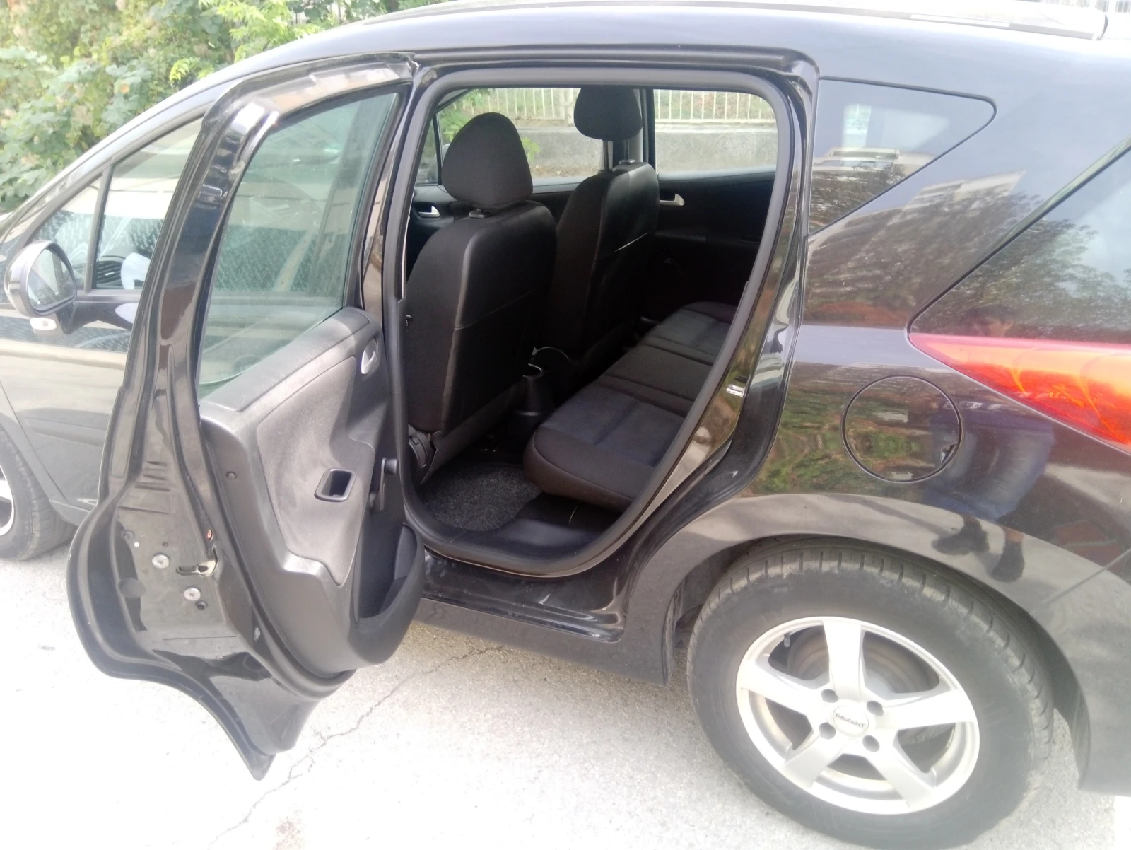 Peugeot 207, снимка 2 - Автомобили и джипове - 54174053