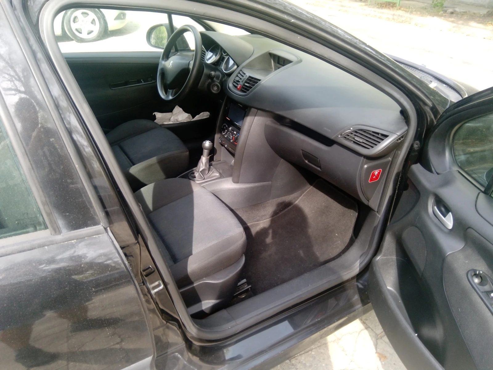 Peugeot 207, снимка 9 - Автомобили и джипове - 54174053