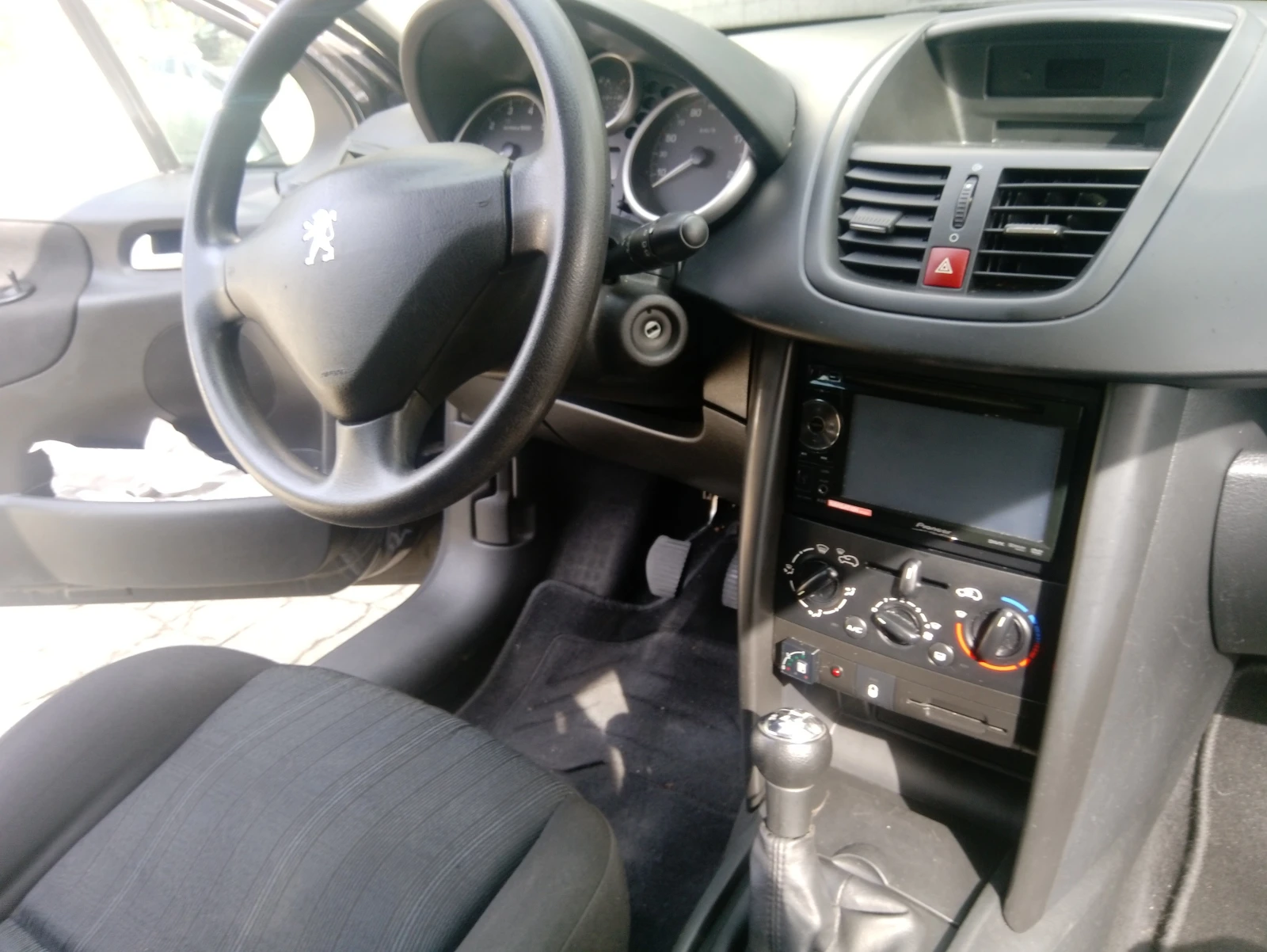 Peugeot 207, снимка 14 - Автомобили и джипове - 54174053