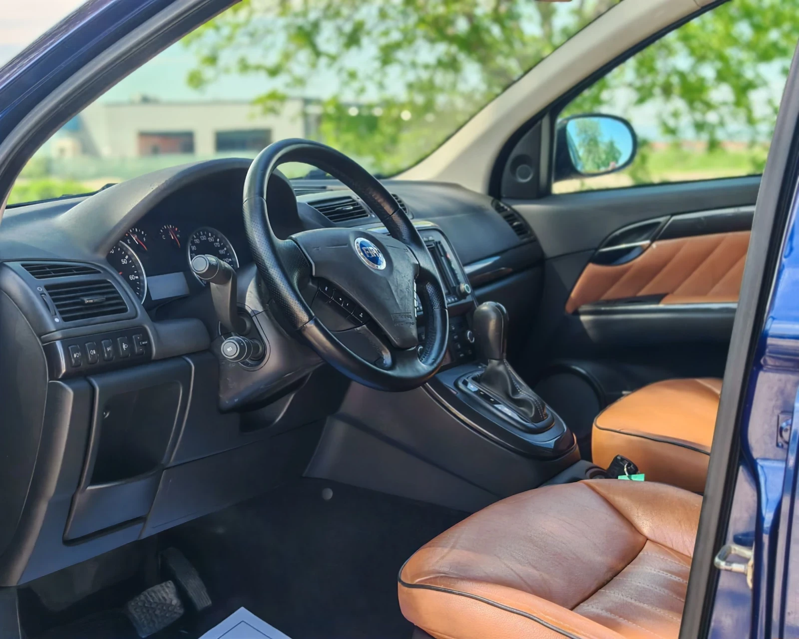 Fiat Croma 1.9 150 К.С. АВТОМАТ! КОЖА! , снимка 8 - Автомобили и джипове - 54543674