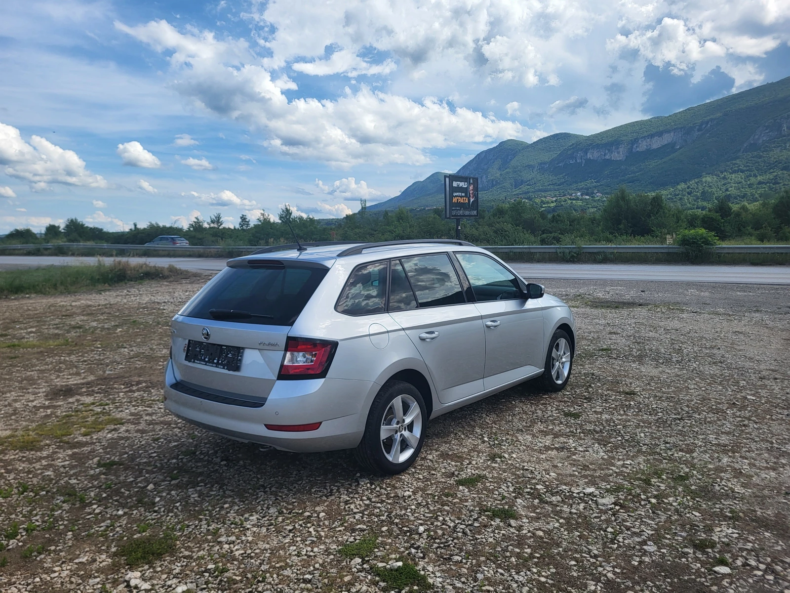 Skoda Fabia 1.0i * АВТОМАТИК* , снимка 5 - Автомобили и джипове - 54832123
