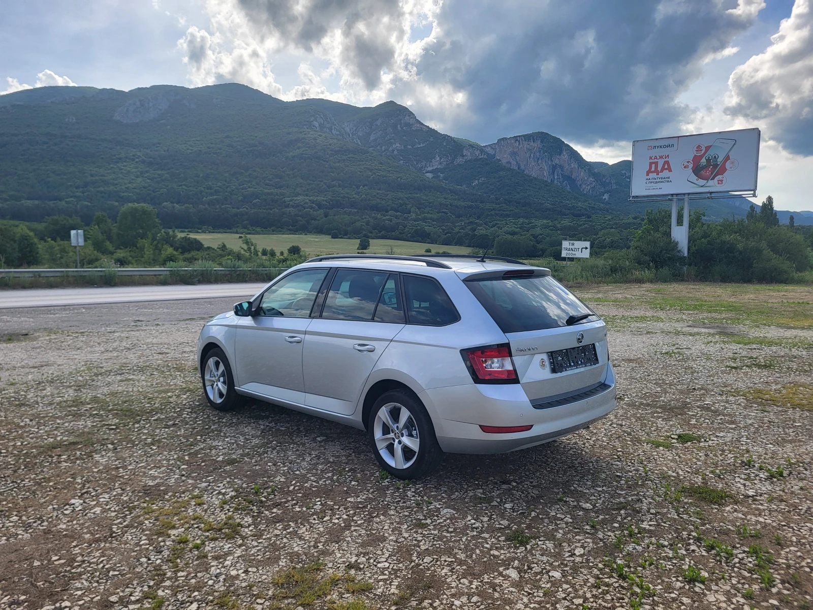 Skoda Fabia 1.0i * АВТОМАТИК* , снимка 3 - Автомобили и джипове - 54832123