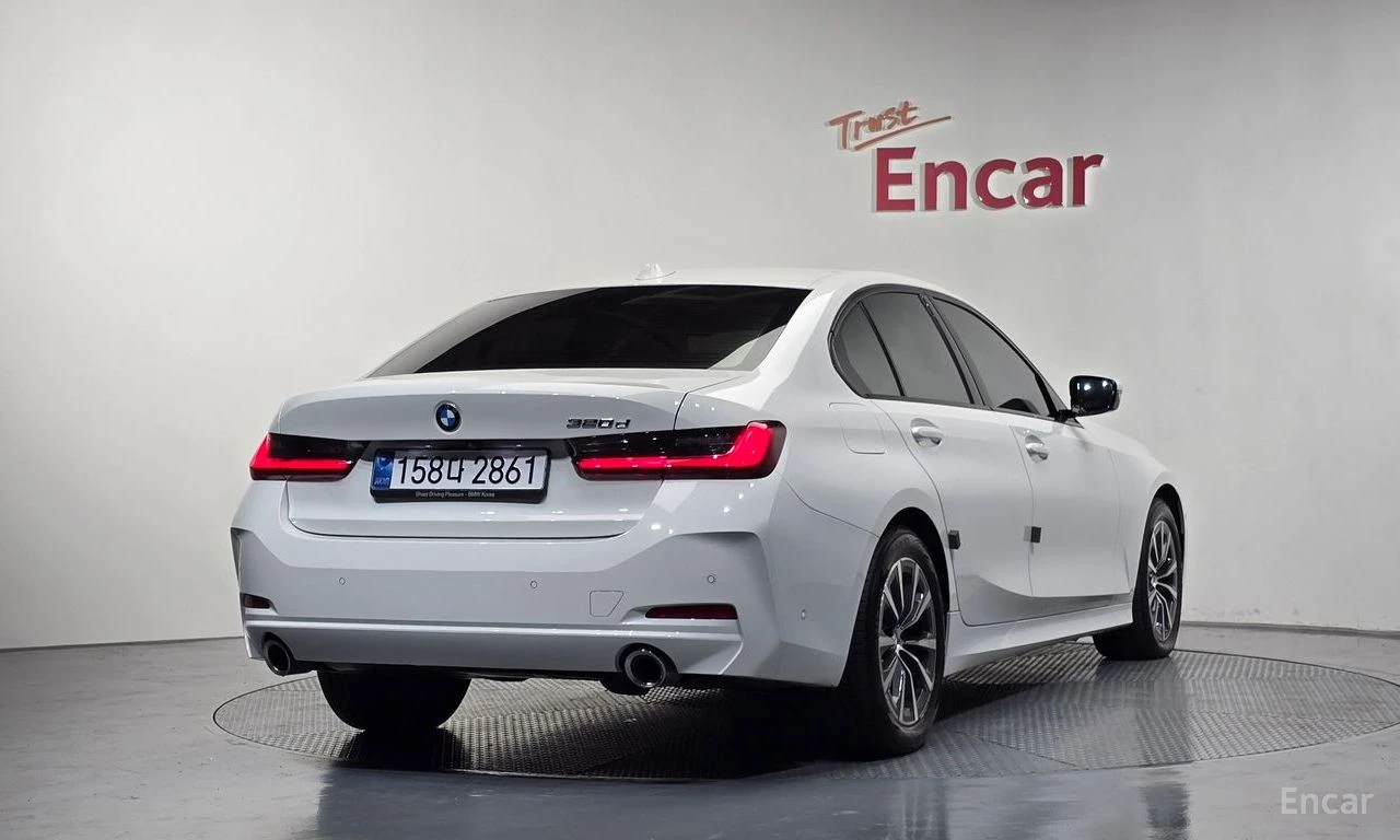 BMW 320 d DISTRONIC* HEAD-UP* ПОДГРЕВ* КАМЕРА* КРАЙНА ЦЕНА, снимка 3 - Автомобили и джипове - 54910126