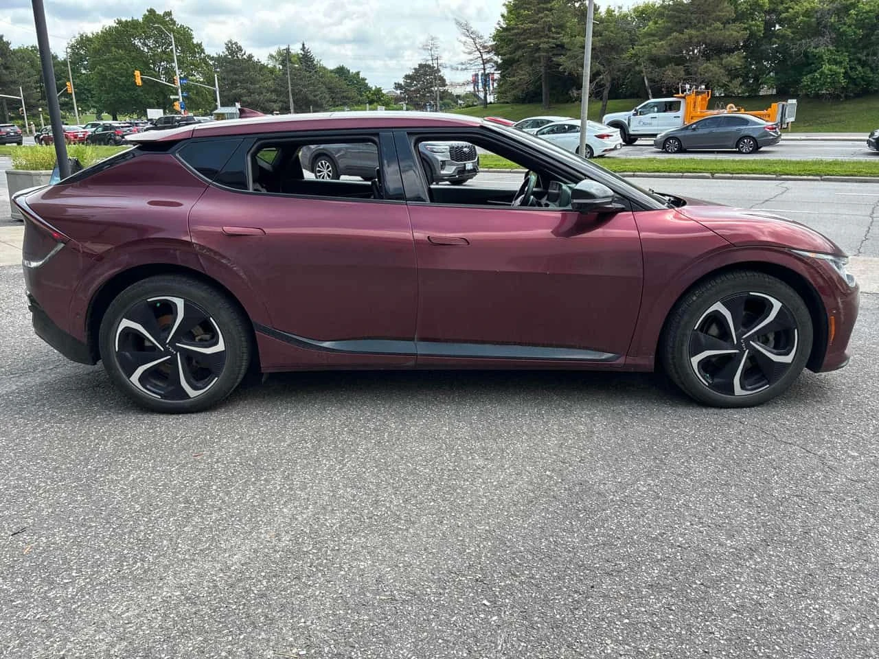 Kia EV6 * AWD Long Range w/GT Line Pkg * ПРЕДСТАВИТЕЛСТВО, снимка 4 - Автомобили и джипове - 54913949