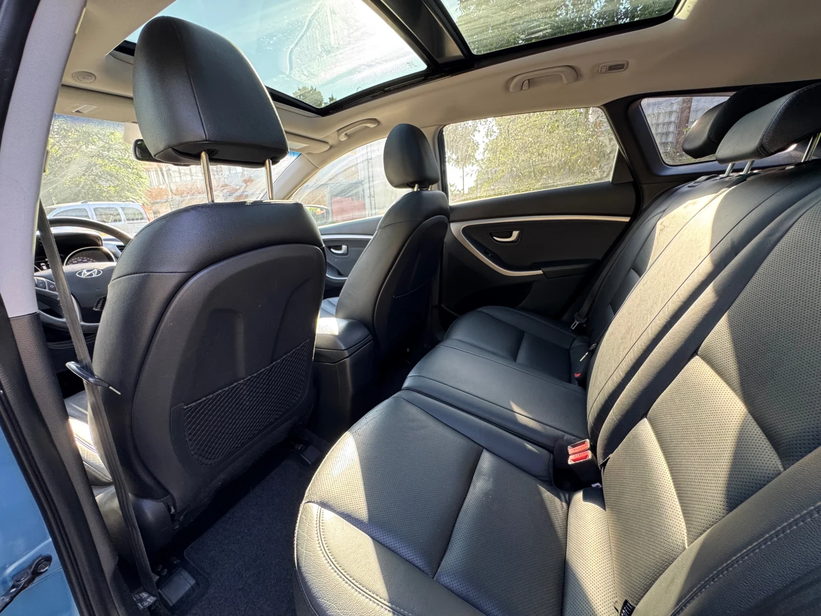 Hyundai I30 Premium 1.6 GDI, снимка 10 - Автомобили и джипове - 55237161