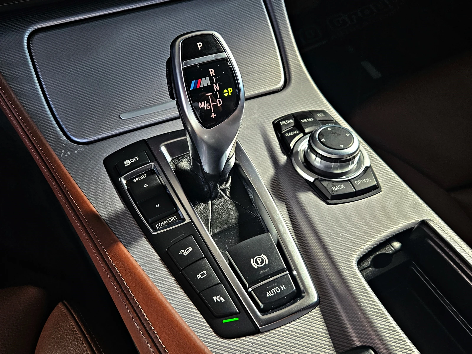 BMW 550 M/XD/SHADOW LINE/360CAM/ПОДГРЕВ/МЕМОRY/HARMAN/LIZI, снимка 11 - Автомобили и джипове - 55593046