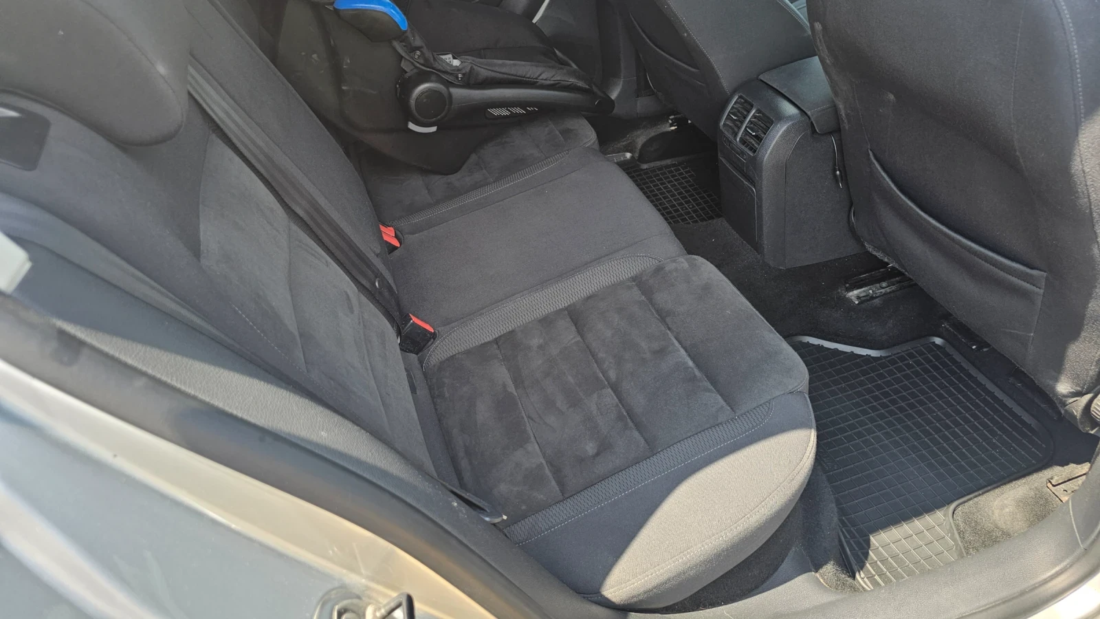 VW Golf 1.6 * ФАБРИЧНА ГАЗ* /ЛИЗИНГ/, снимка 17 - Автомобили и джипове - 55661763