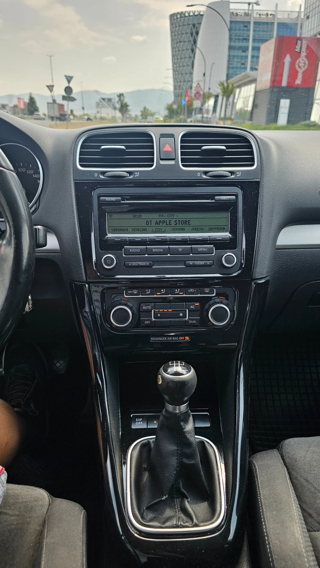 VW Golf 1.6 * ФАБРИЧНА ГАЗ* /ЛИЗИНГ/, снимка 11 - Автомобили и джипове - 55661763