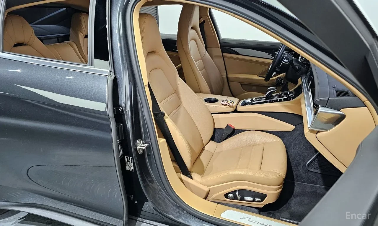 Porsche Panamera 4S* BOSE* Porsche Dynamic Chassis Control Sport, снимка 8 - Автомобили и джипове - 55834033
