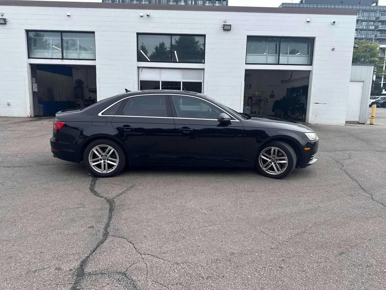 Audi A4 * ultra Premium * CARFAX * БЕЗ ПЪРВОНАЧАЛНА ВНОСКА, снимка 3 - Автомобили и джипове - 56170157