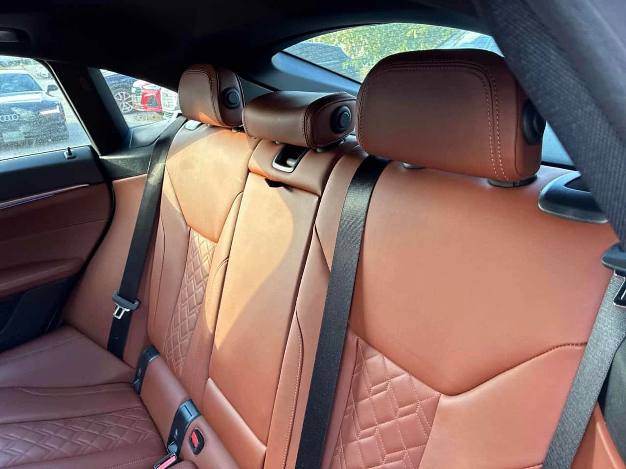 BMW i4 * M50 xDrive * CARFAX * ���������������� * H/K *  | Mobile.bg � ����������� 10