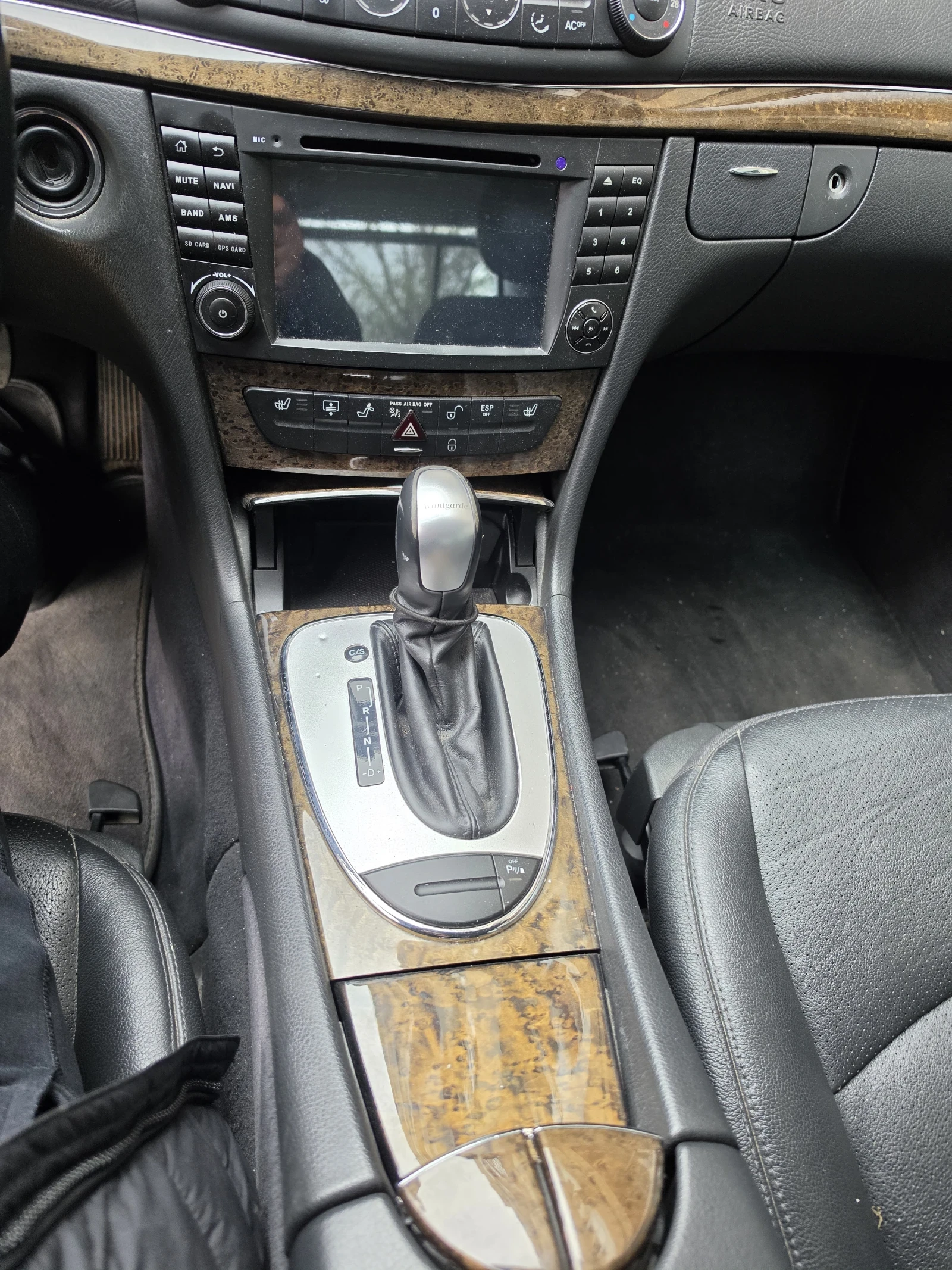 Mercedes-Benz E 320, снимка 7 - Автомобили и джипове - 56724230