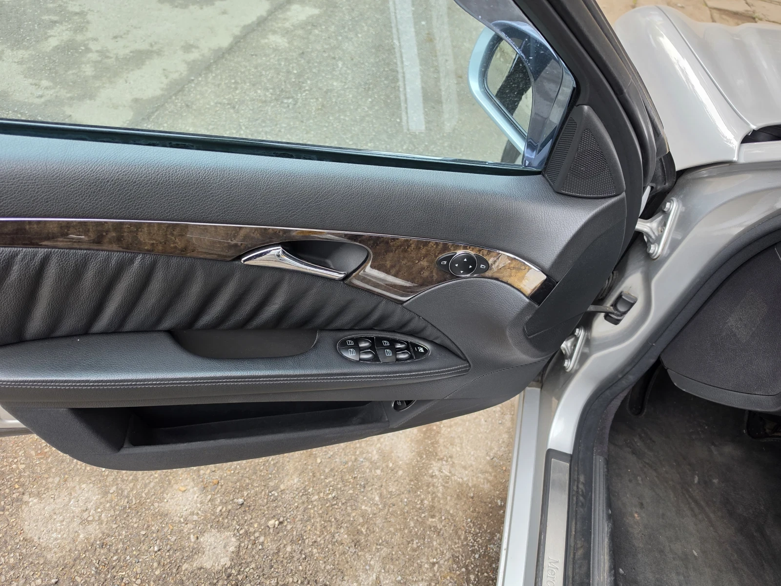 Mercedes-Benz E 320, снимка 15 - Автомобили и джипове - 56724230
