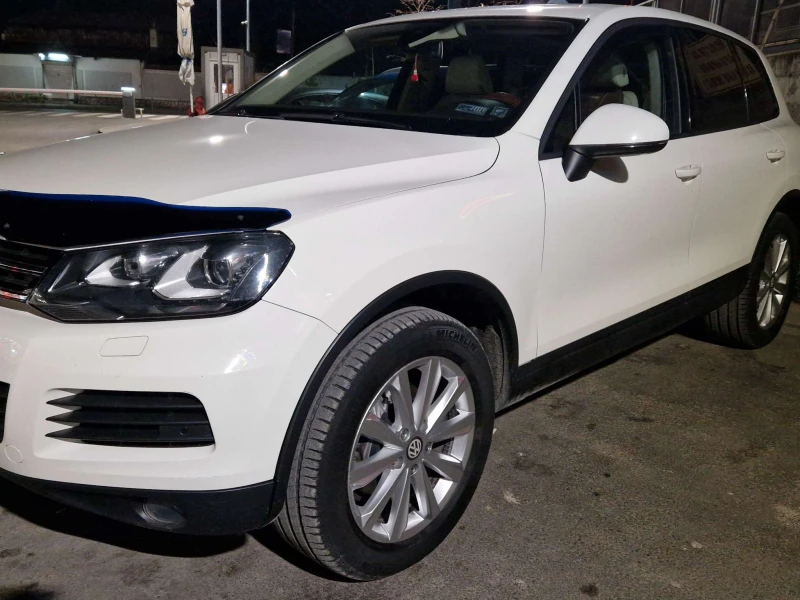 VW Touareg, снимка 6 - Автомобили и джипове - 48270927