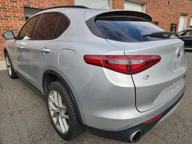 Alfa Romeo Stelvio Крайна цена с вс. такси до България !, снимка 5 - Автомобили и джипове - 47933206