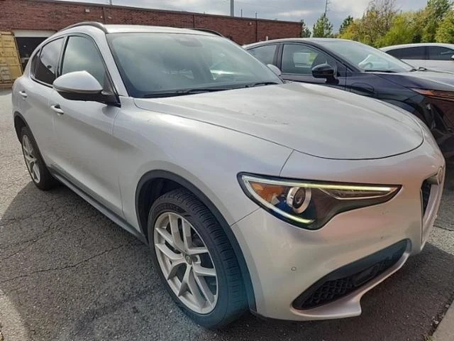 Alfa Romeo Stelvio Крайна цена с вс. такси до България !, снимка 2 - Автомобили и джипове - 47933206