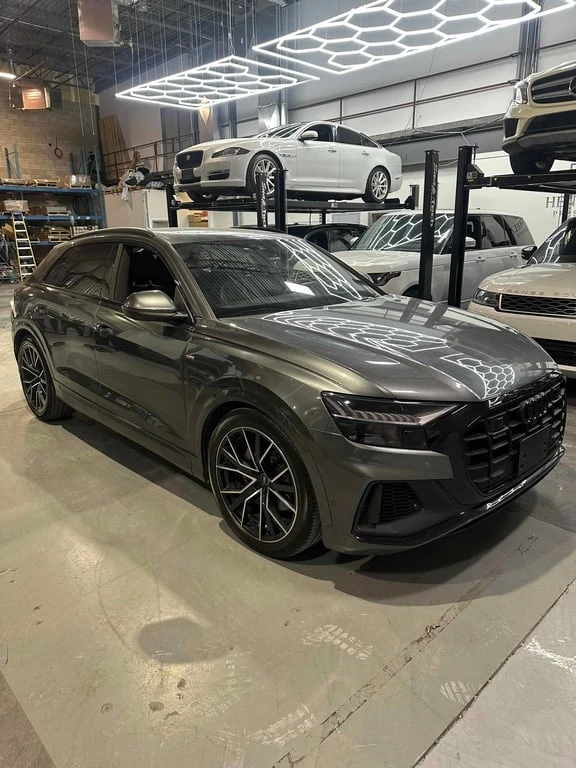 Audi Q8 * Technik * CARFAX * БЕЗ ПЪРВОНАЧАЛНА ВНОСКА - изображение 3