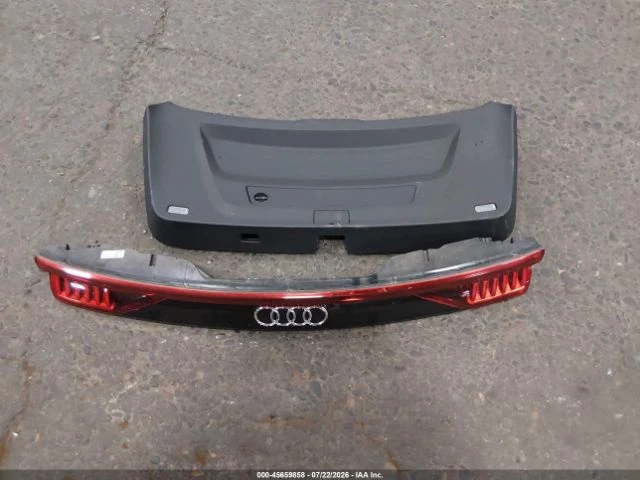 Audi Q8 PREMIUM 55 TFSI QUATTRO, снимка 15 - Автомобили и джипове - 56283362