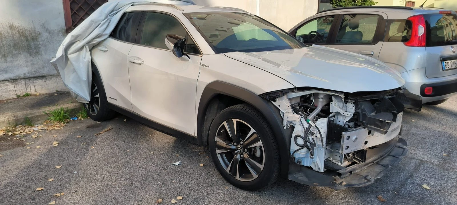 Lexus UX 250h Хибрид