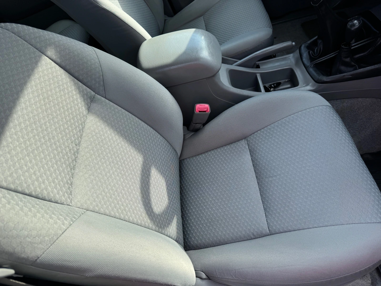 Toyota Hilux 2.5 d4d 100хил км  | Mobile.bg — изображение 14