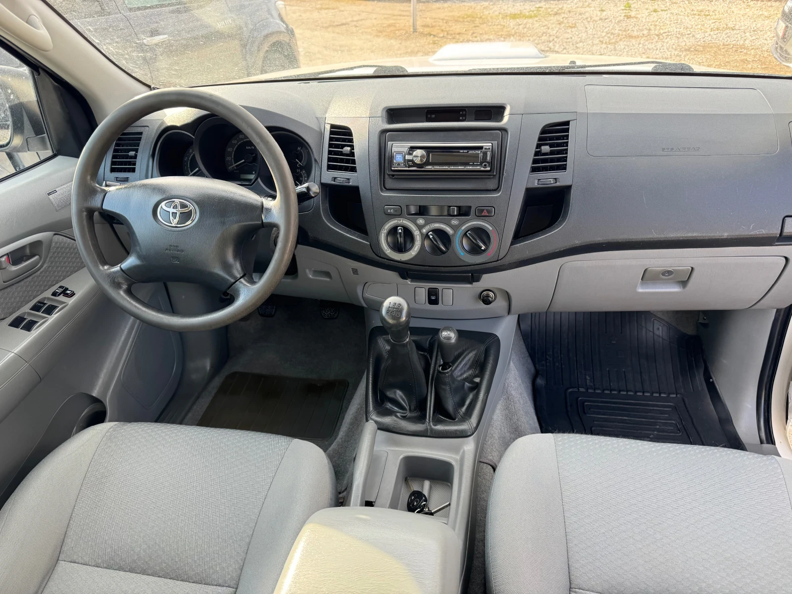 Toyota Hilux 2.5 d4d 100хил км  | Mobile.bg — изображение 13