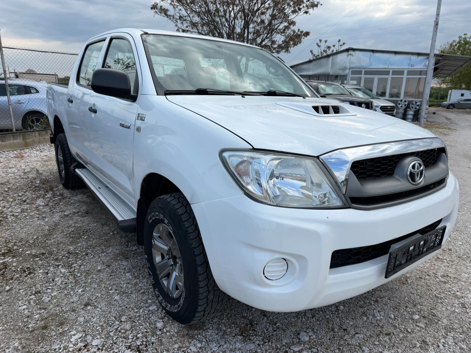 Toyota Hilux 2.5 d4d 100хил км , снимка 2 - Автомобили и джипове - 49600732
