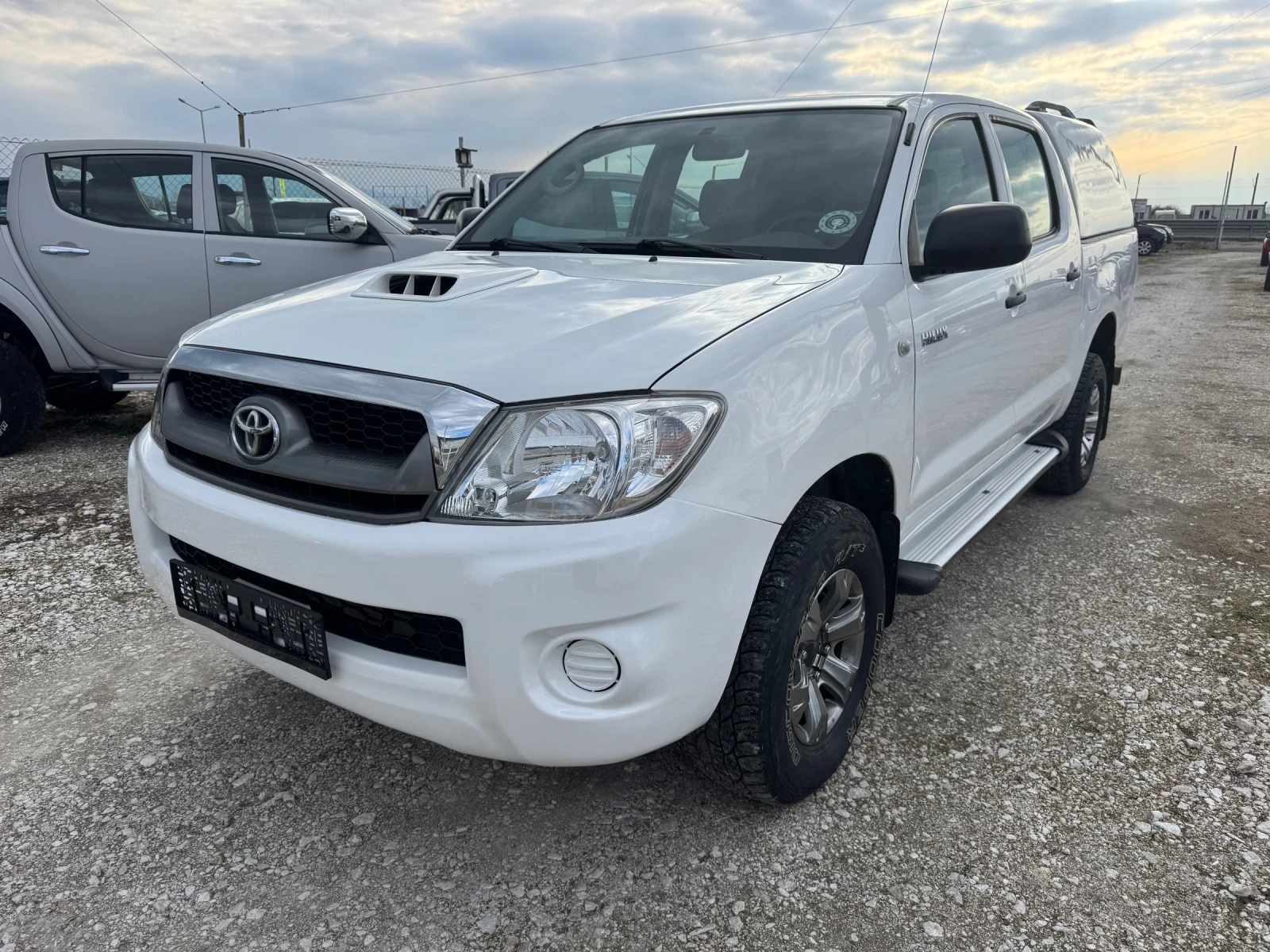 Toyota Hilux 2.5 d4d 100хил км  | Mobile.bg — изображение 1