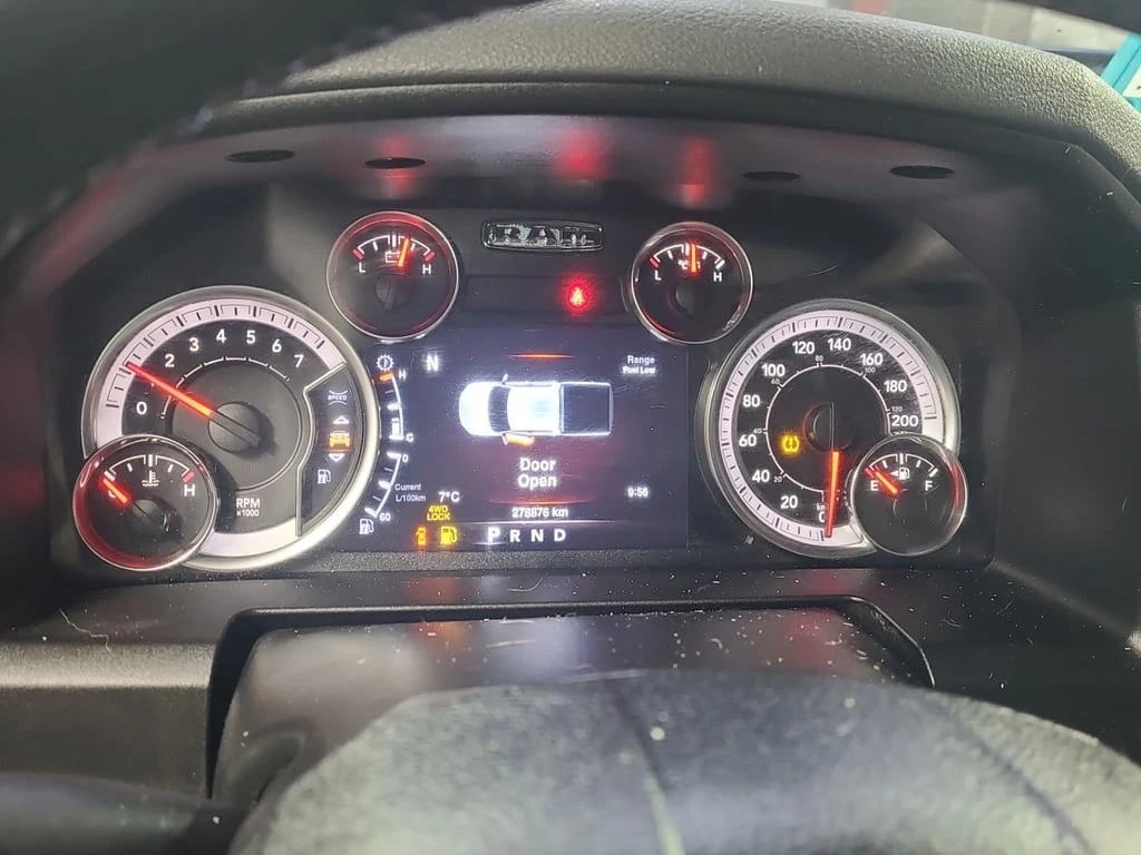 Dodge RAM 1500 * WARLOCK CREW CAB SHORT BED * CARFAX * БЕЗ ПЪРВОН - изображение 10