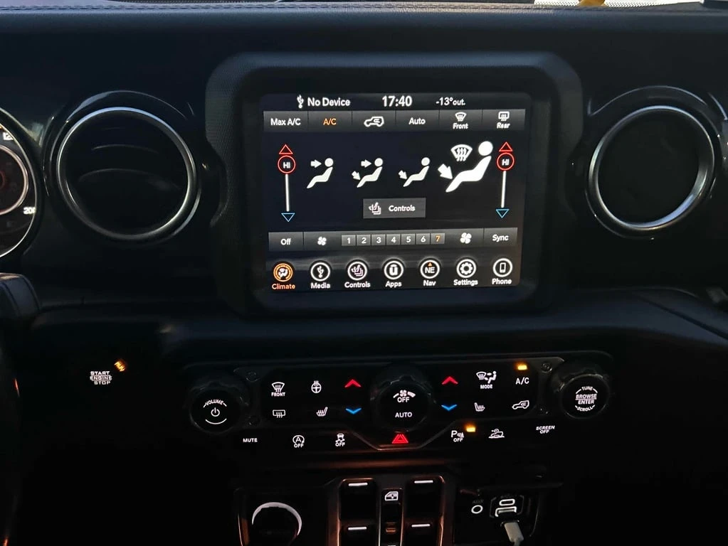 Jeep Wrangler * Unlimited Altitude * CARFAX * ПОДГРЕВИ * 4WD *  - изображение 9