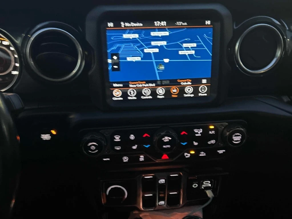 Jeep Wrangler * Unlimited Altitude * CARFAX * ПОДГРЕВИ * 4WD *  - изображение 10