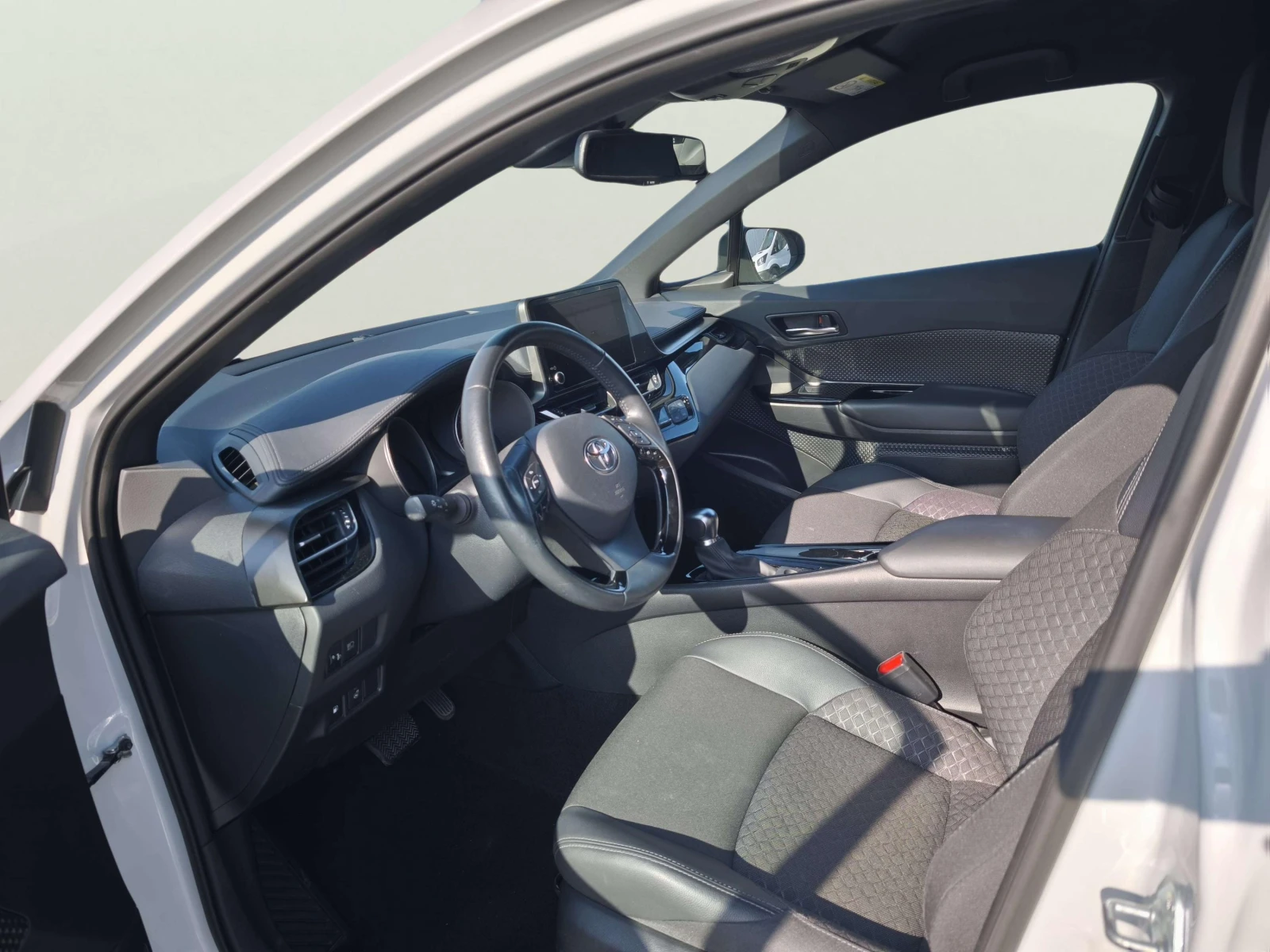 Toyota C-HR 1.8 - изображение 7