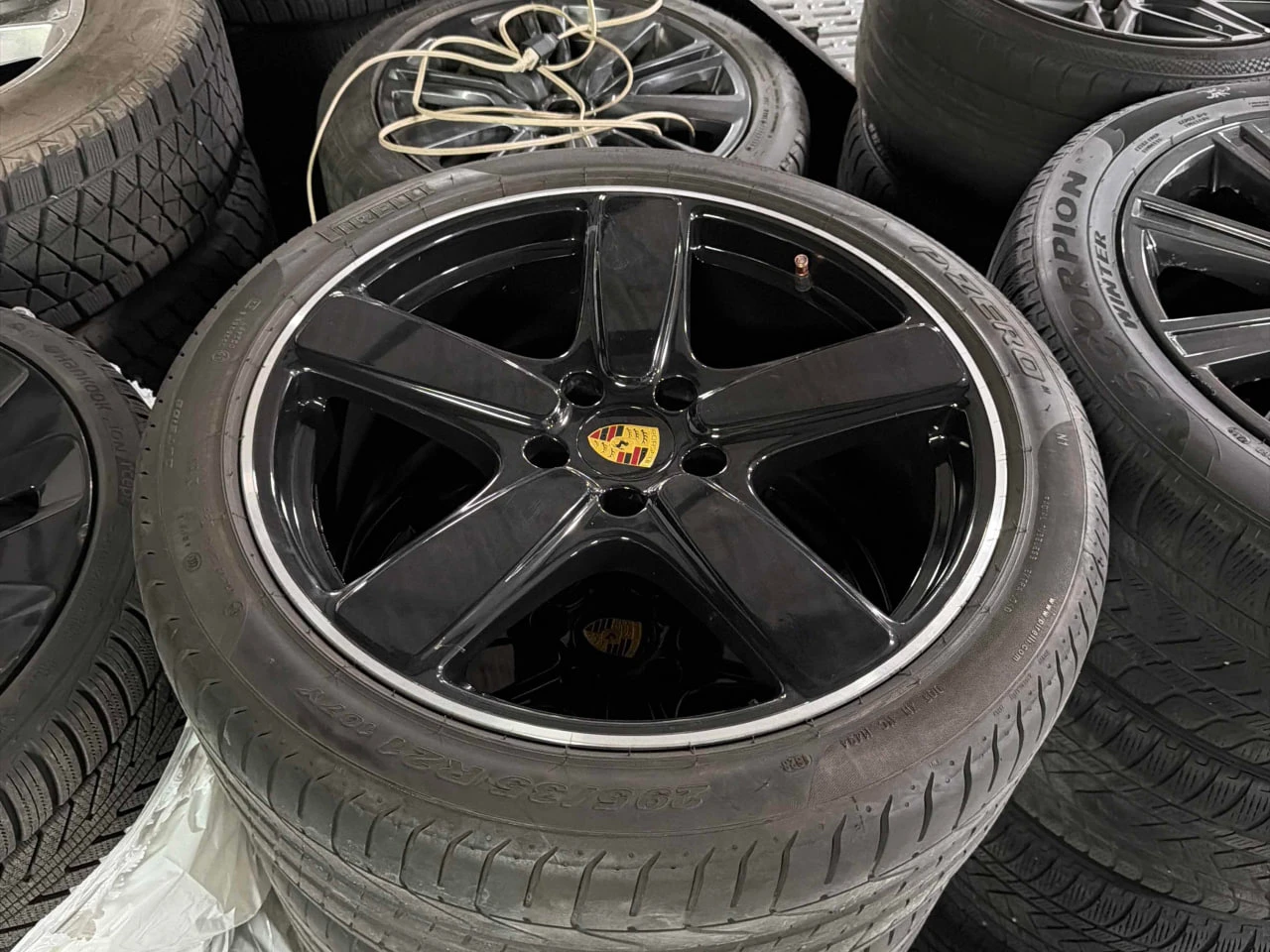 Porsche Cayenne * GTS* ОБДУХВАНЕ* ПАНОРАМА* 360КАМЕРА* KEY LESS* , снимка 13 - Автомобили и джипове - 53977072