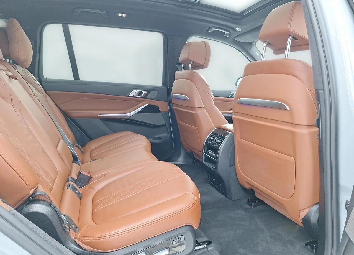 BMW X7 xDrive M-Sport, снимка 8 - Автомобили и джипове - 54044516