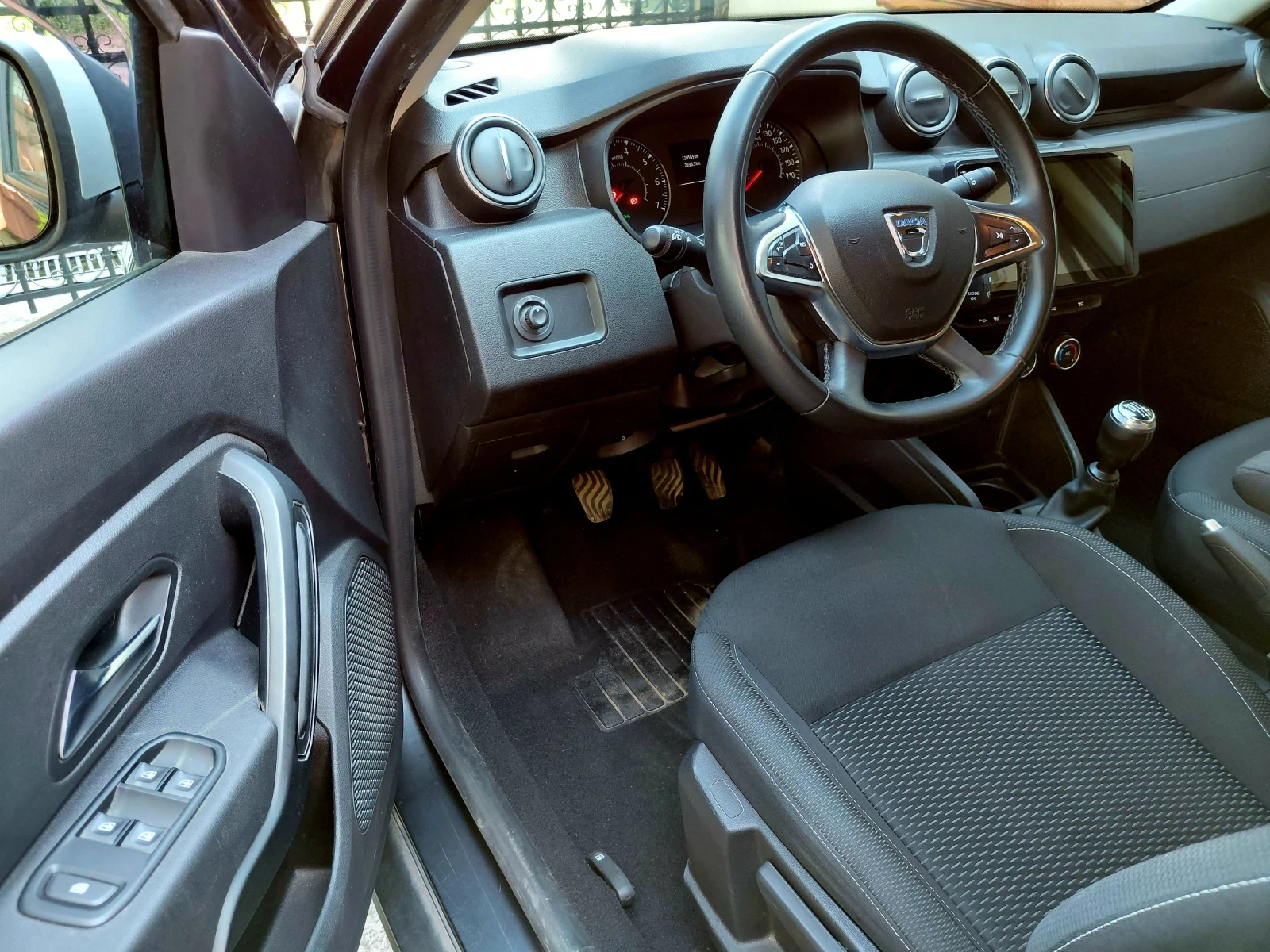 Dacia Duster 4х4 от България 120хил. 1.5 D отл.състояние, снимка 13 - Автомобили и джипове - 54479712