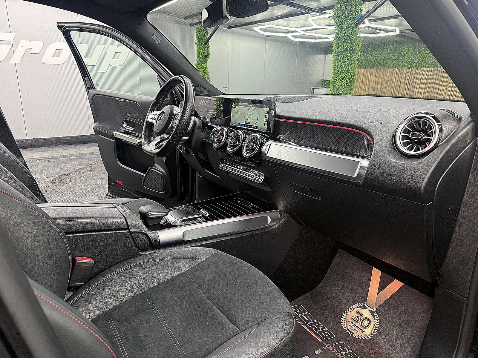 Mercedes-Benz GLB 200 AMG-line/KAMERA/ ECO START STOP/СОБСТВЕН ЛИЗИНГ, снимка 11 - Автомобили и джипове - 55259634