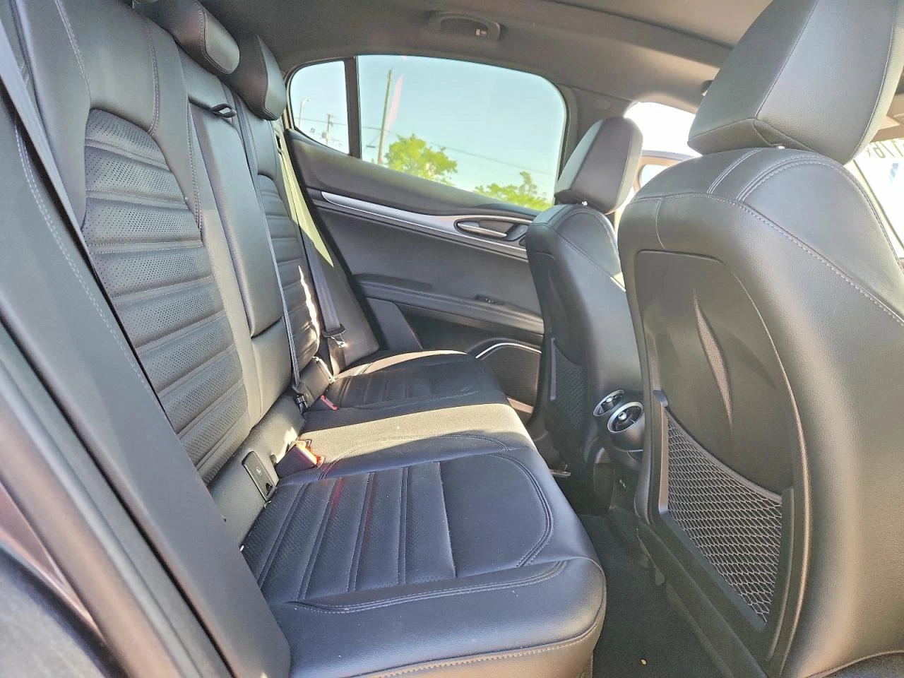 Alfa Romeo Stelvio 2.0l Ti, снимка 11 - Автомобили и джипове - 55591576