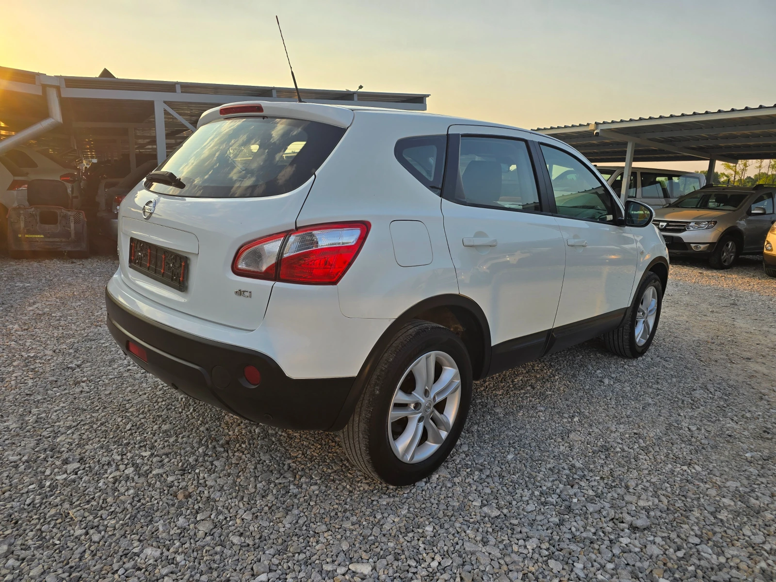 Nissan Qashqai 1, 5 DCI КЛИМАТРОНИК !! НОВ ВНОС ОТ ИТАЛИЯ !!!, снимка 5 - Автомобили и джипове - 55769777