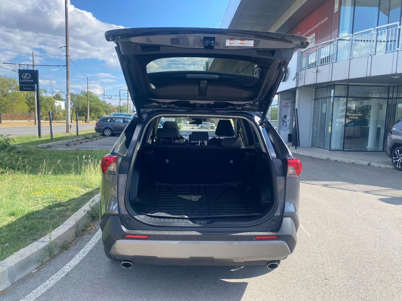 Toyota Rav4 2.5 HEV , снимка 8 - Автомобили и джипове - 55952376